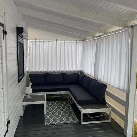 Morskie Zacisze Caloroczne Ferienhaus Kopań